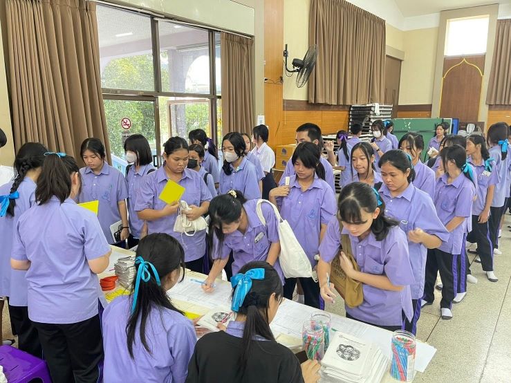 LINE ALBUM khay YC 67 240813 2