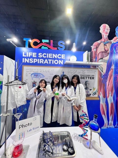 LINE ALBUM thasn suksa thi xim phaekh meuxngthxng thani 240826 5