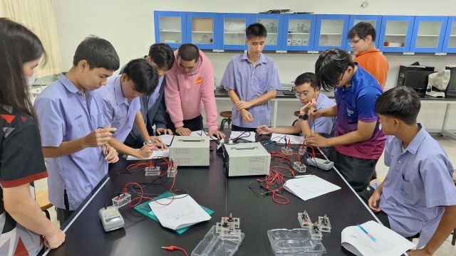 LINE ALBUM kickrrm xbrm lab. msw m.4 6 240923 9